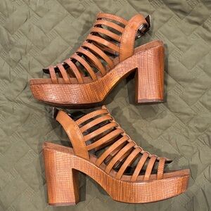 White Mountain Footbeds Platform Sandals